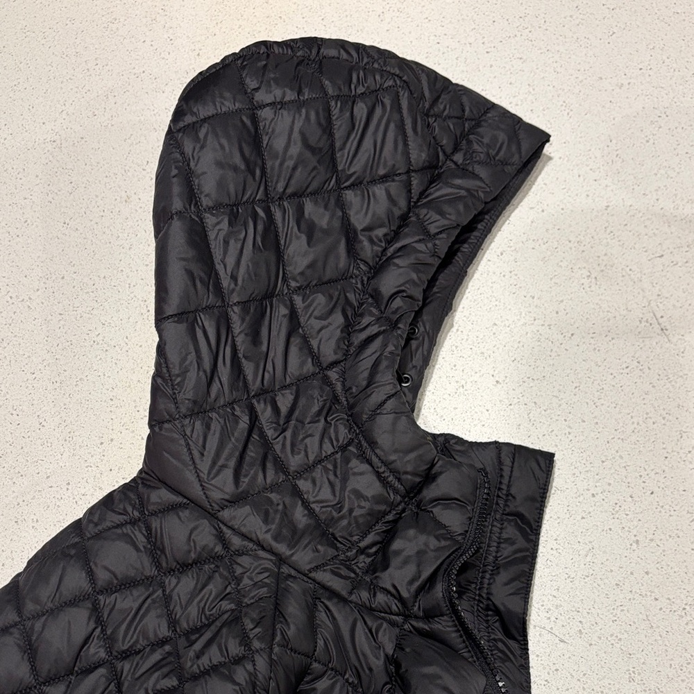 Athleta Women’s Whisper Featherless Quilted Parka/Jacket  - Black - Picture 6 of 11